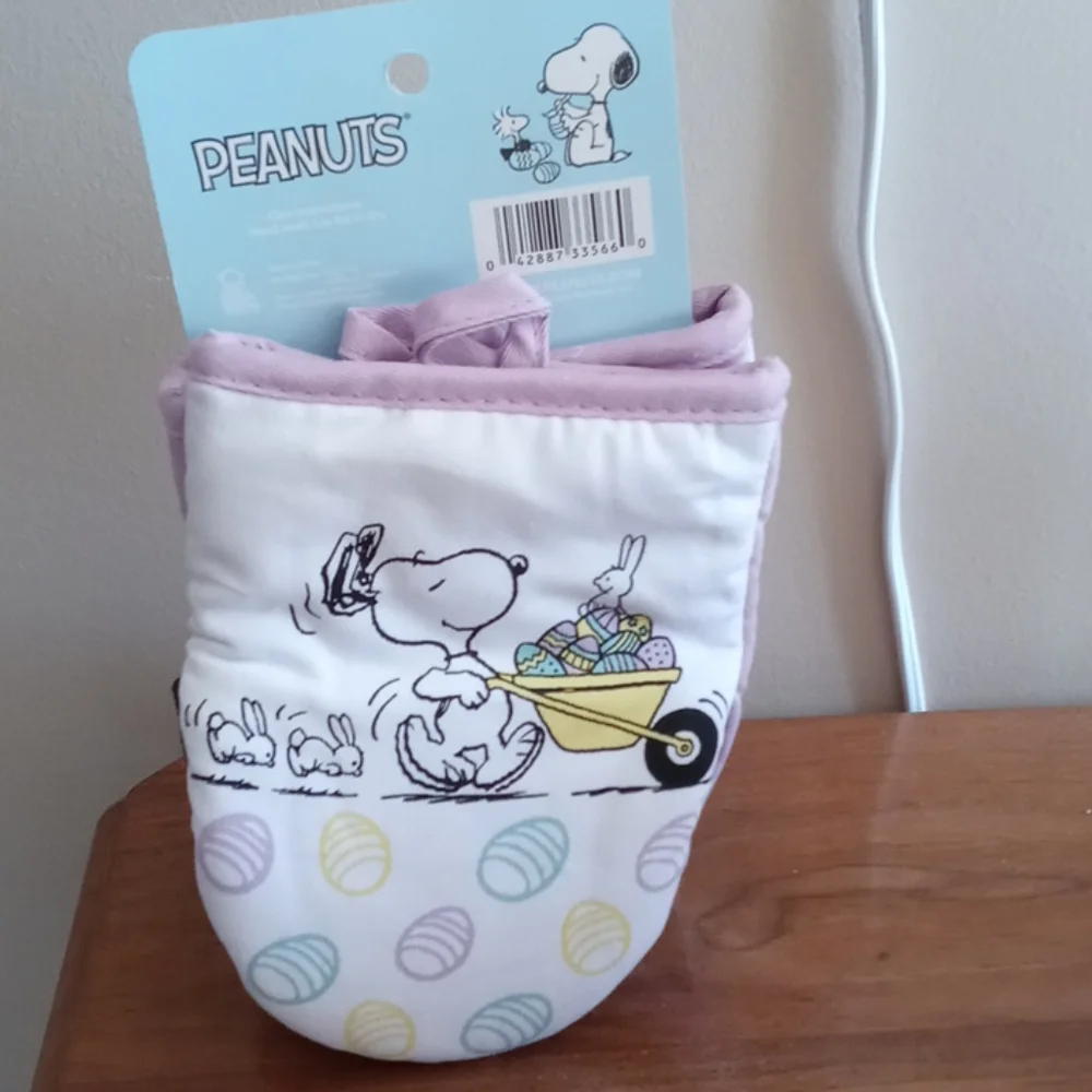 Snoopy Easter oversized mini mitts